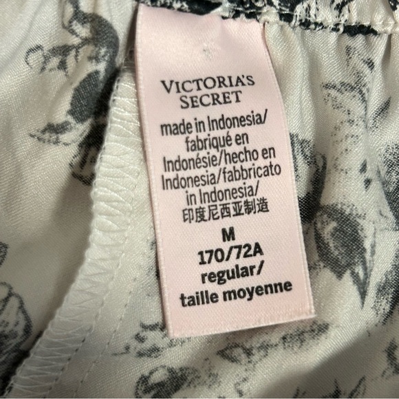 Victoria’s Secret Satin Pajama Set M Toile Print Button Top & Pants Holiday Luxe - Picture 7 of 11